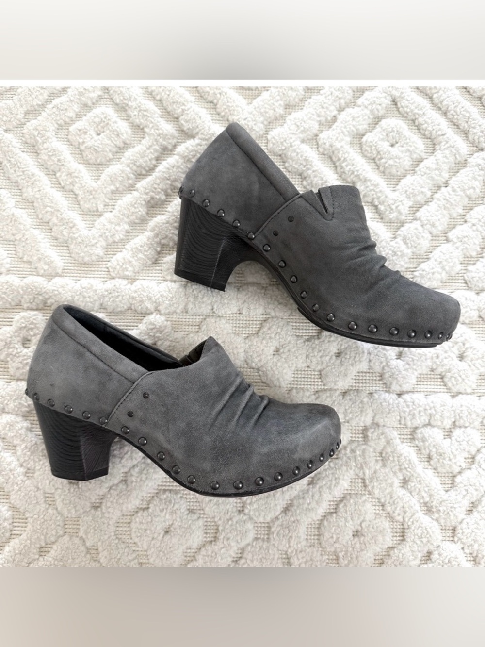 Dansko Nori Gray Suede Studded Clogs EU 38 US 7.5-8 Comfort Heel Shoes RARE Fall